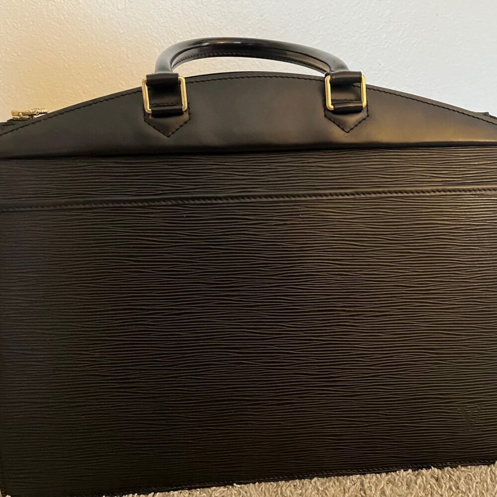 LV Riviera in Black epi leather (pre-owned) with CoA